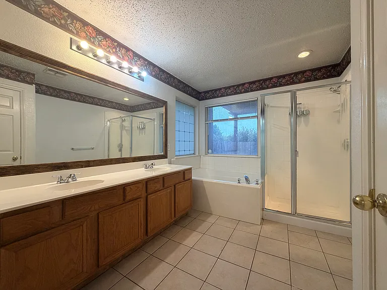 1023 Bonanza Dr — Photo 37