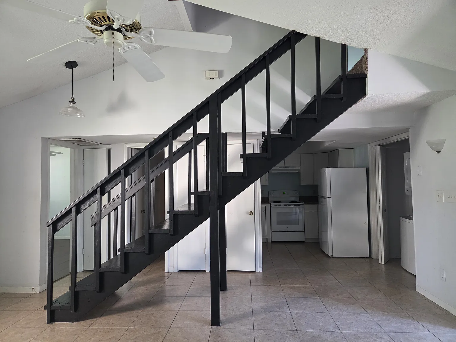 2 bed, 1128 sqft, $1,800 — Photo 3