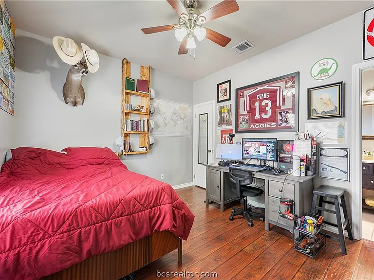 114 Lynn Dr — Photo 10