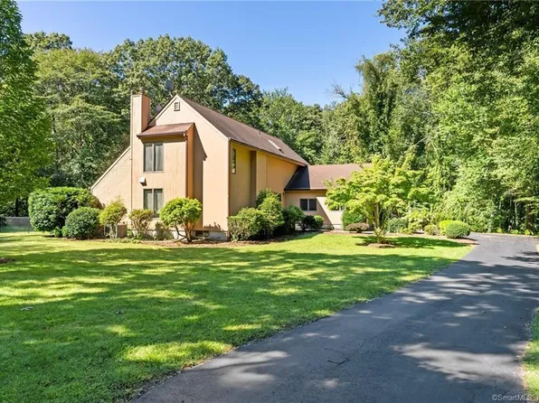 34 Spruce Lane, Montville, CT 06370