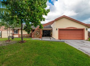7141 NW 45th St, Lauderhill, FL 33319