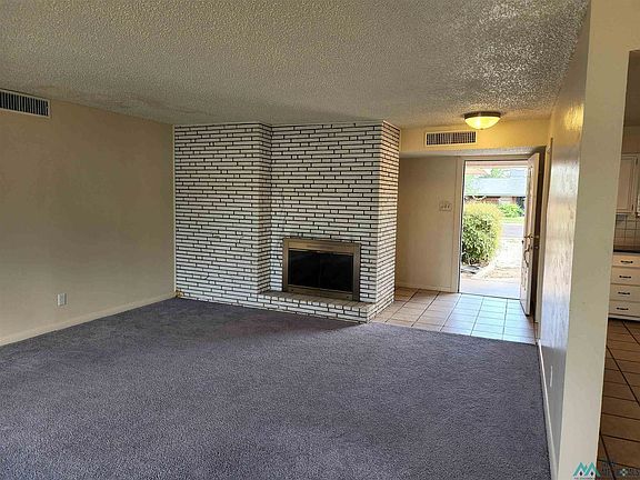 4th image of 702 E Luna Dr