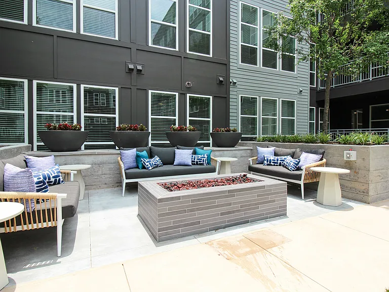 Archive Pool Lounge