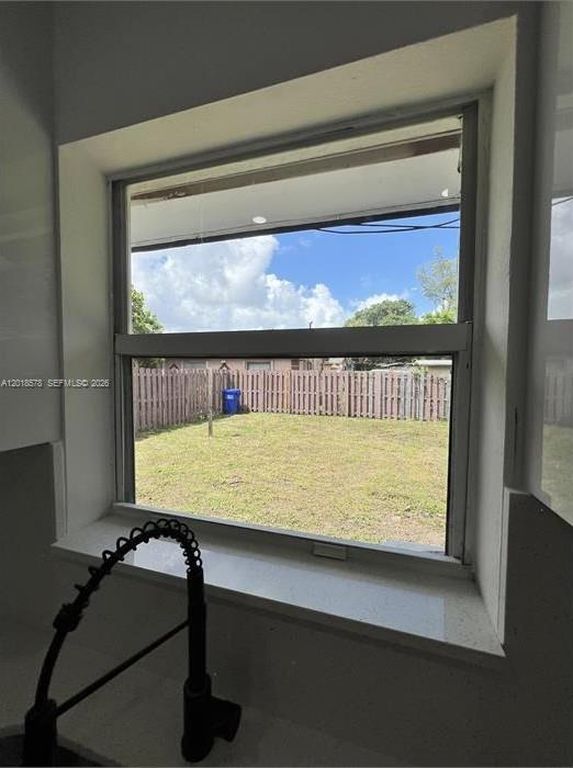 201-205 NW 30th Ave, photo 9