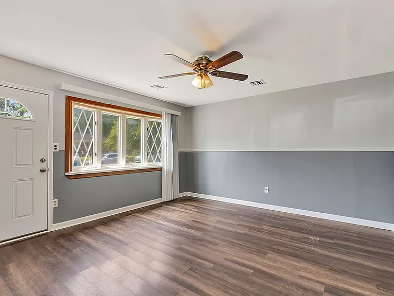 3232 Deshler Dr — Photo 2