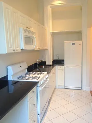 Rented by Wave Real Estate Group | media 16