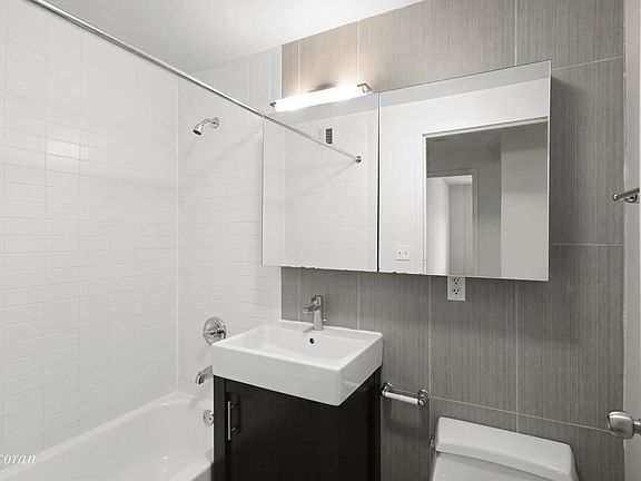 5th image of 4129 24th St APT 7F
