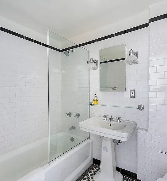 465 W 23rd St #8F — Photo 8