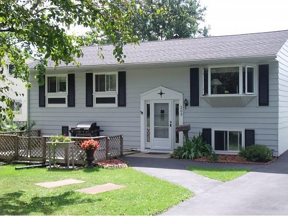 1st image of 205 N Grippen Ave