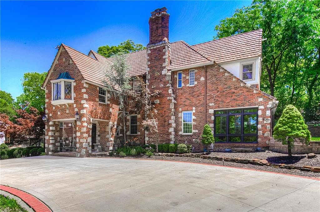 5255 Ward Pkwy, Kansas City, MO 64112 Zillow