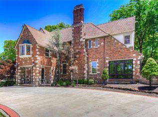 5255 Ward Pkwy, Kansas City, MO 64112