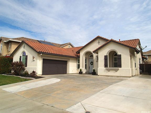 2nd image of 669 Stetson Dr