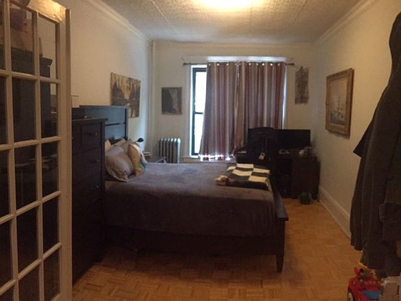 5th image of 3042 30th St APT 1R