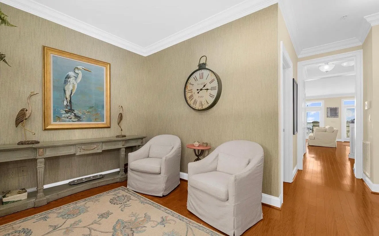4 bed, 2653 sqft, $4,000 — Photo 2