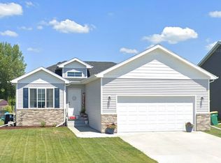 297 Redwood Dr, Mapleton, ND 58059
