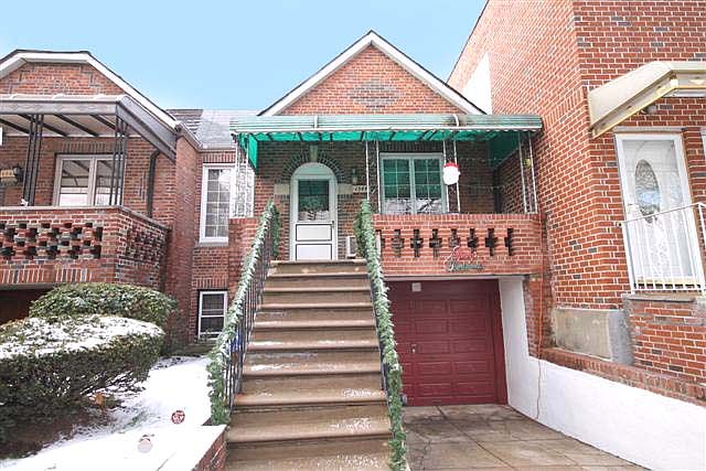1st image of 1344 E 52nd St