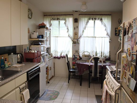 3rd image of 606 Louisiana Ave