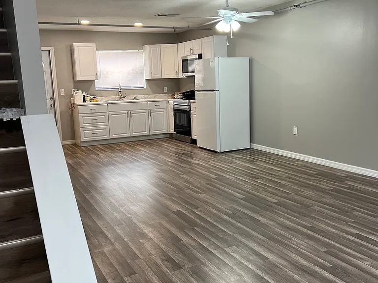 1404 Montana Ave — Photo 2