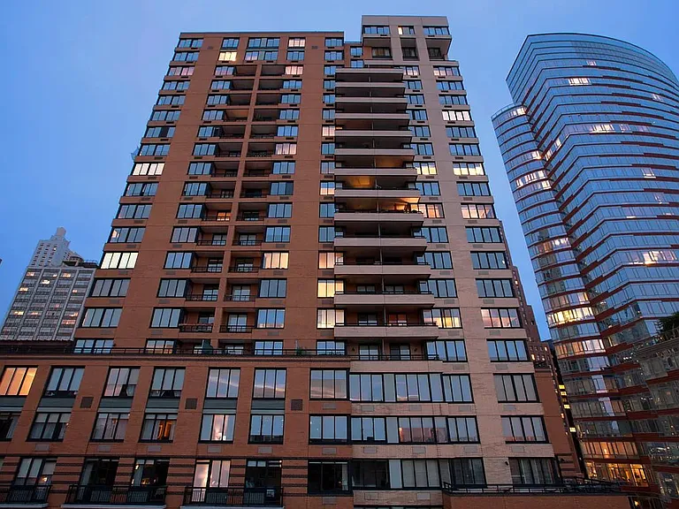 99 Battery Pl #20B — Photo 1