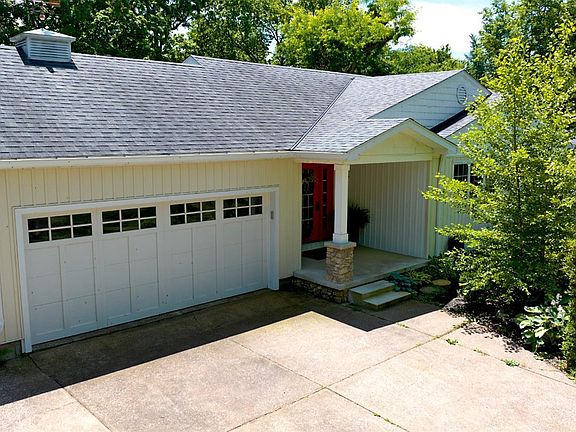 3rd image of 4132 N Vineyard Dr