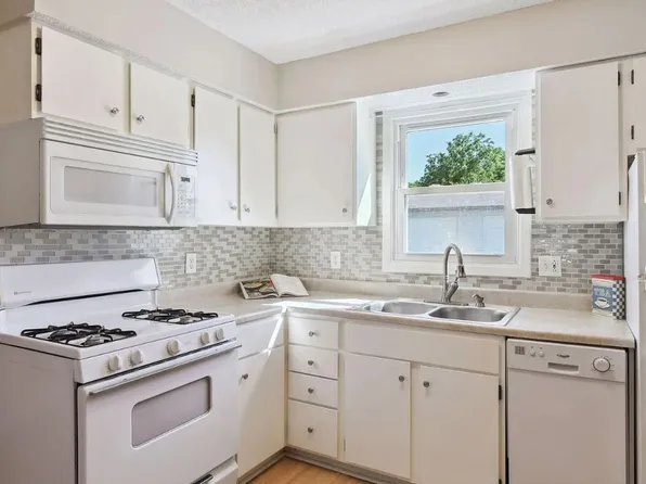 2052 12th Ave W, Shakopee, MN 55379