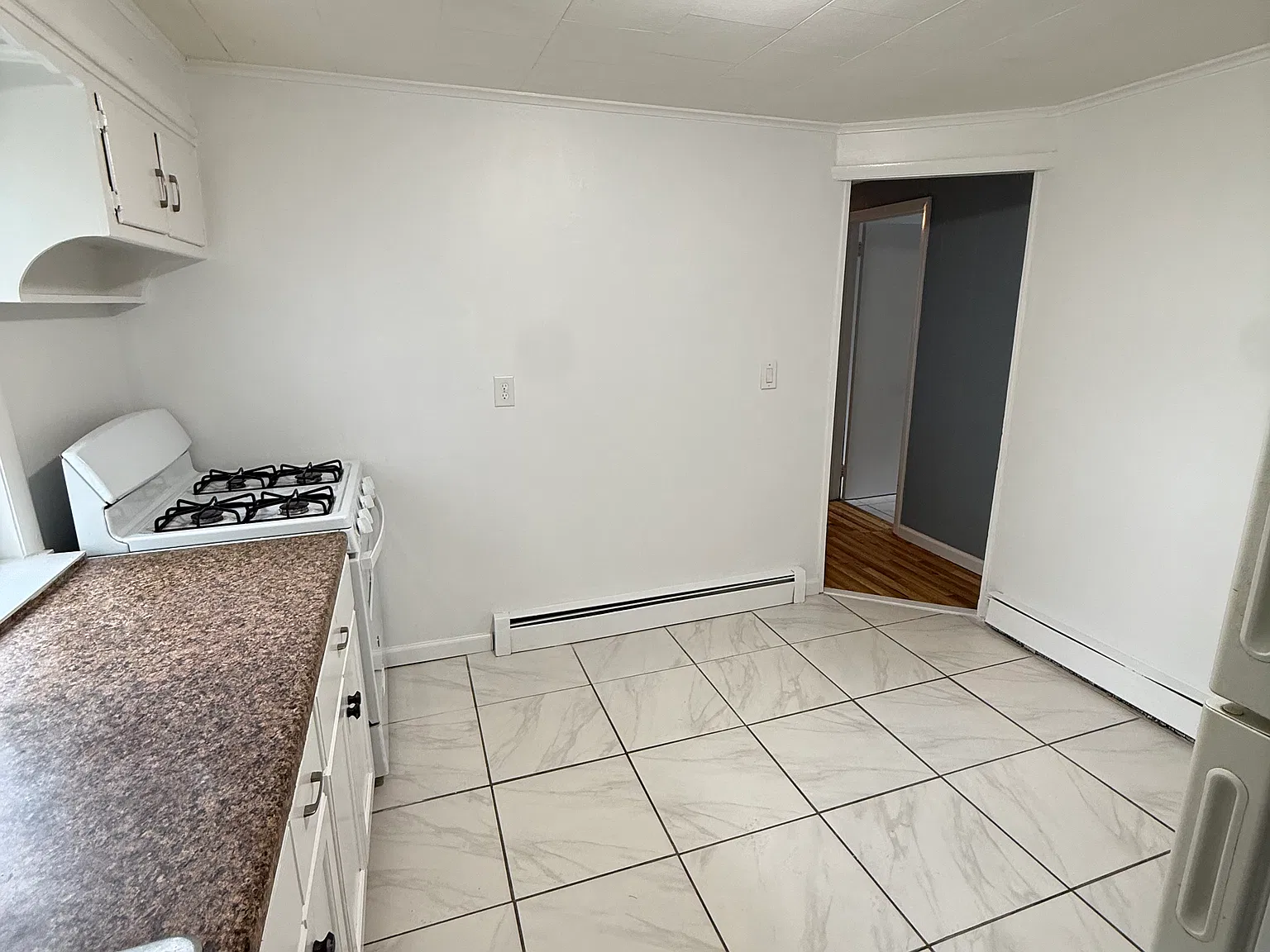 3 bed, 500 sqft, $3,000 — Photo 4