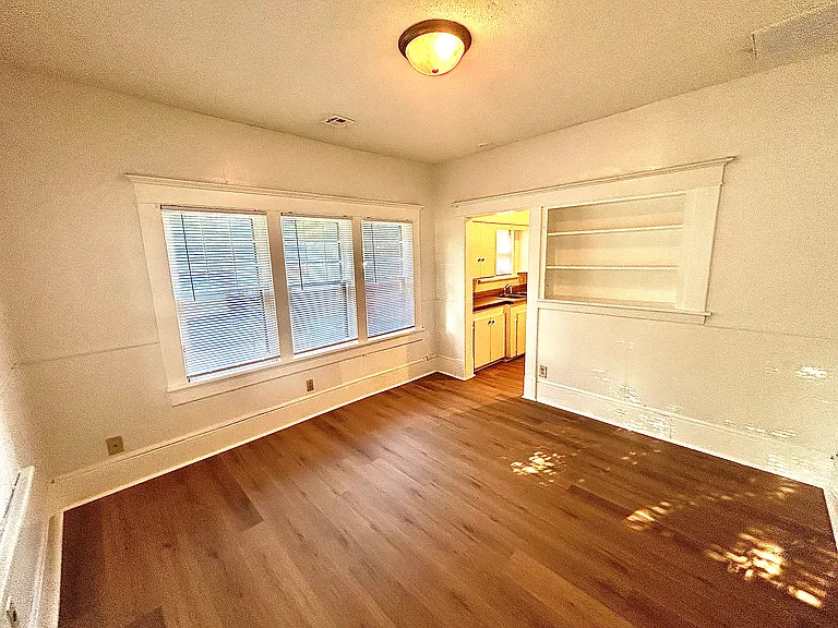 856 S Millwood Ave #1 — Photo 2