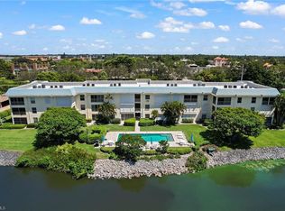 3055 Riviera Dr APT 103, Naples, FL 34103