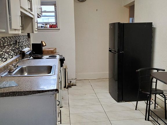 3rd image of 5504 W Thompson St #3