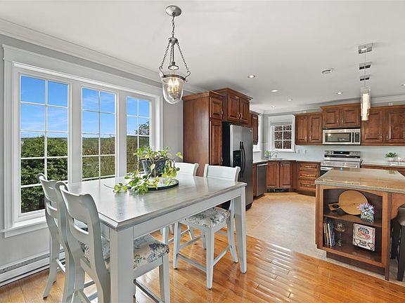 4th image of 18 Lodge Road