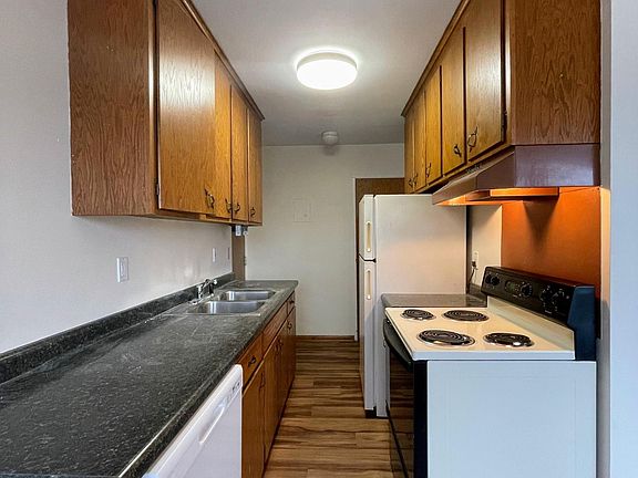 3rd image of 840 18th Ave SE APT 201