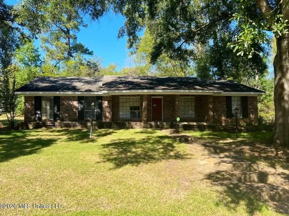 946 N Valley Falls Rd, Jackson, MS 39212