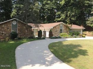 7941 Castlecomb Rd, Powell, TN 37849