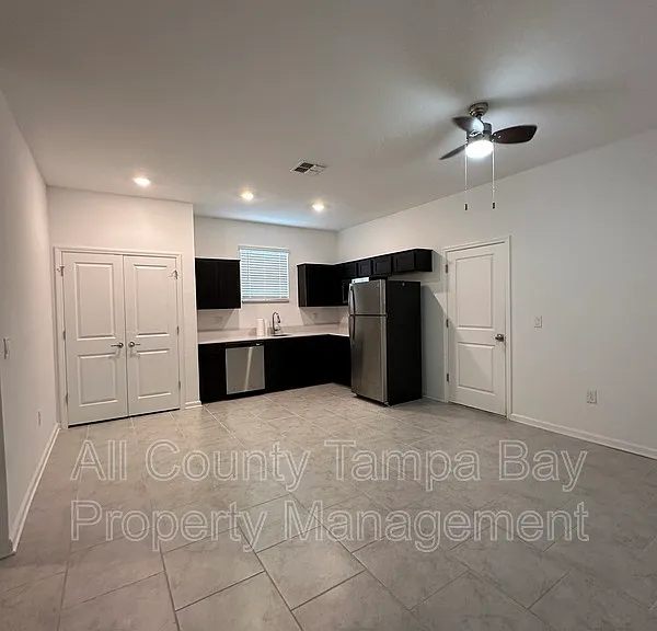 220 Pershing St — Photo 25