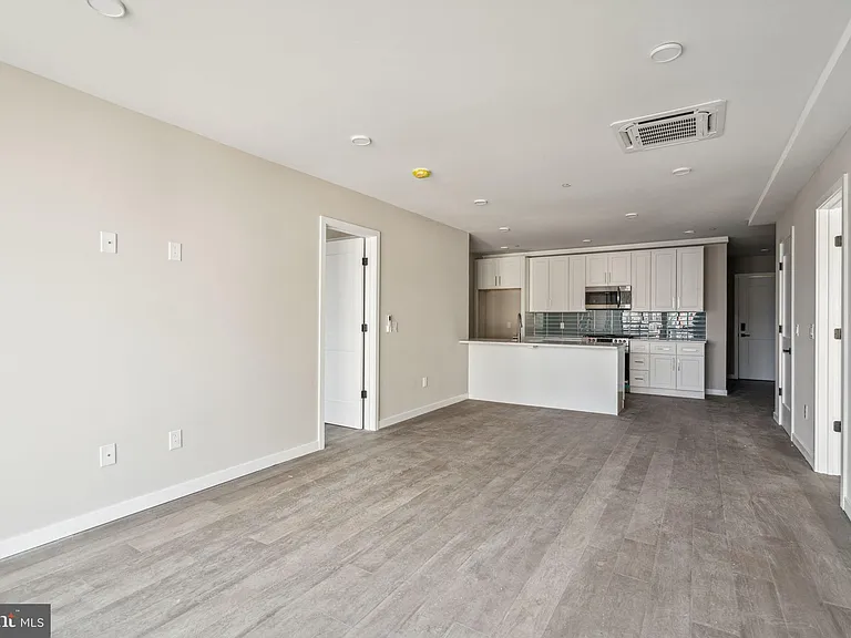 1648 Ridge Ave #401 — Photo 10