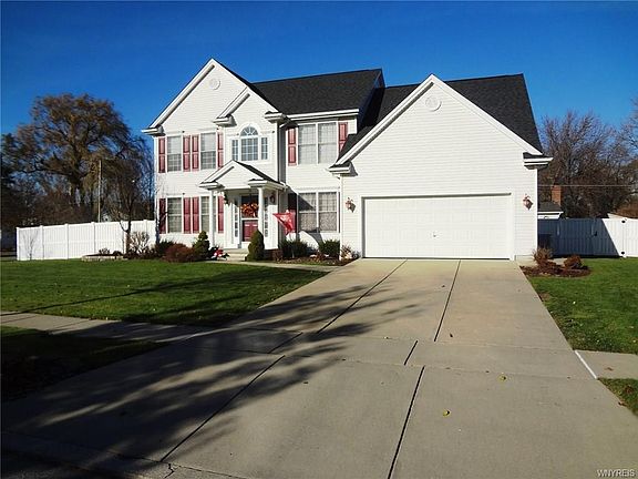 4th image of 10 Bridgehampton Cir