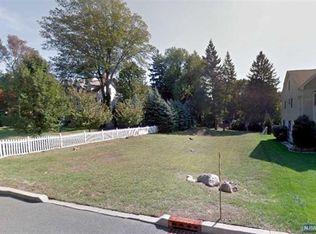 360 Tappan Rd, Norwood, NJ 07648