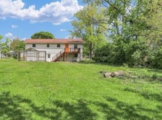 313 W Church St, Savoy, IL 61874