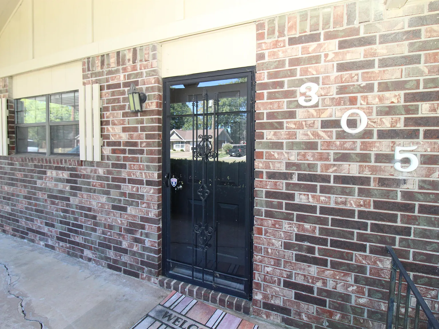 305 Southwest 10th Street - 1 — Photo 3