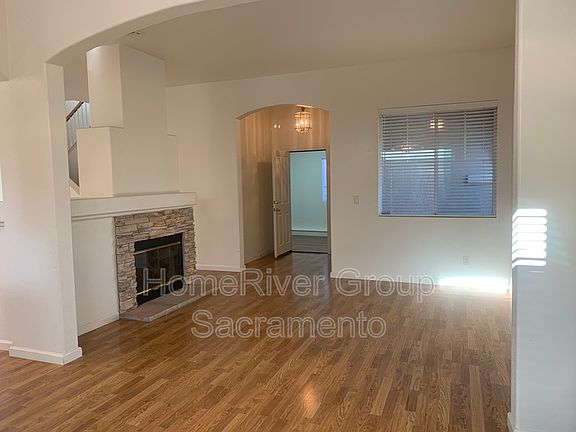 3rd image of 1942 McKinley St