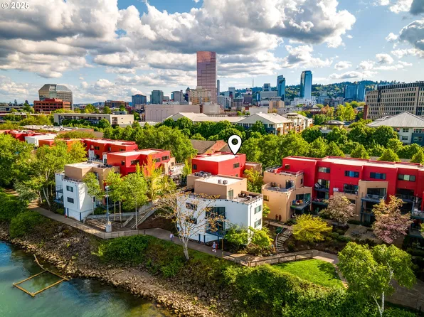 840 NW Naito Pkwy APT H5, Portland, OR 97209