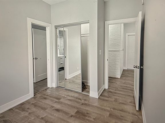 4th image of 1067 W Glen Lake Ave #2S