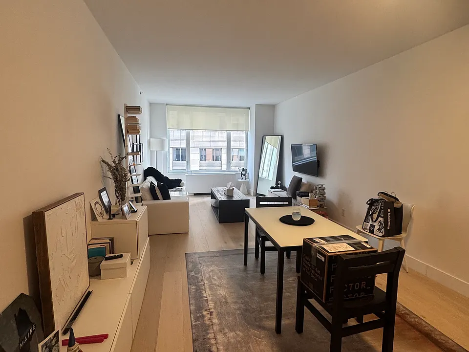 220 Riverside Blvd #4G