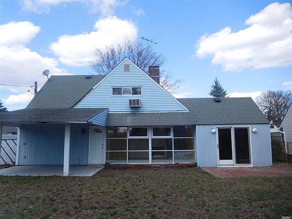 3rd image of 202 Willowood Dr