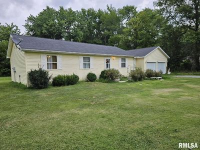 201 4th St, Mc Leansboro, IL, 62859