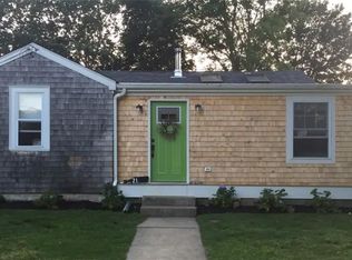 71 Rockland St, Narragansett, RI 02882