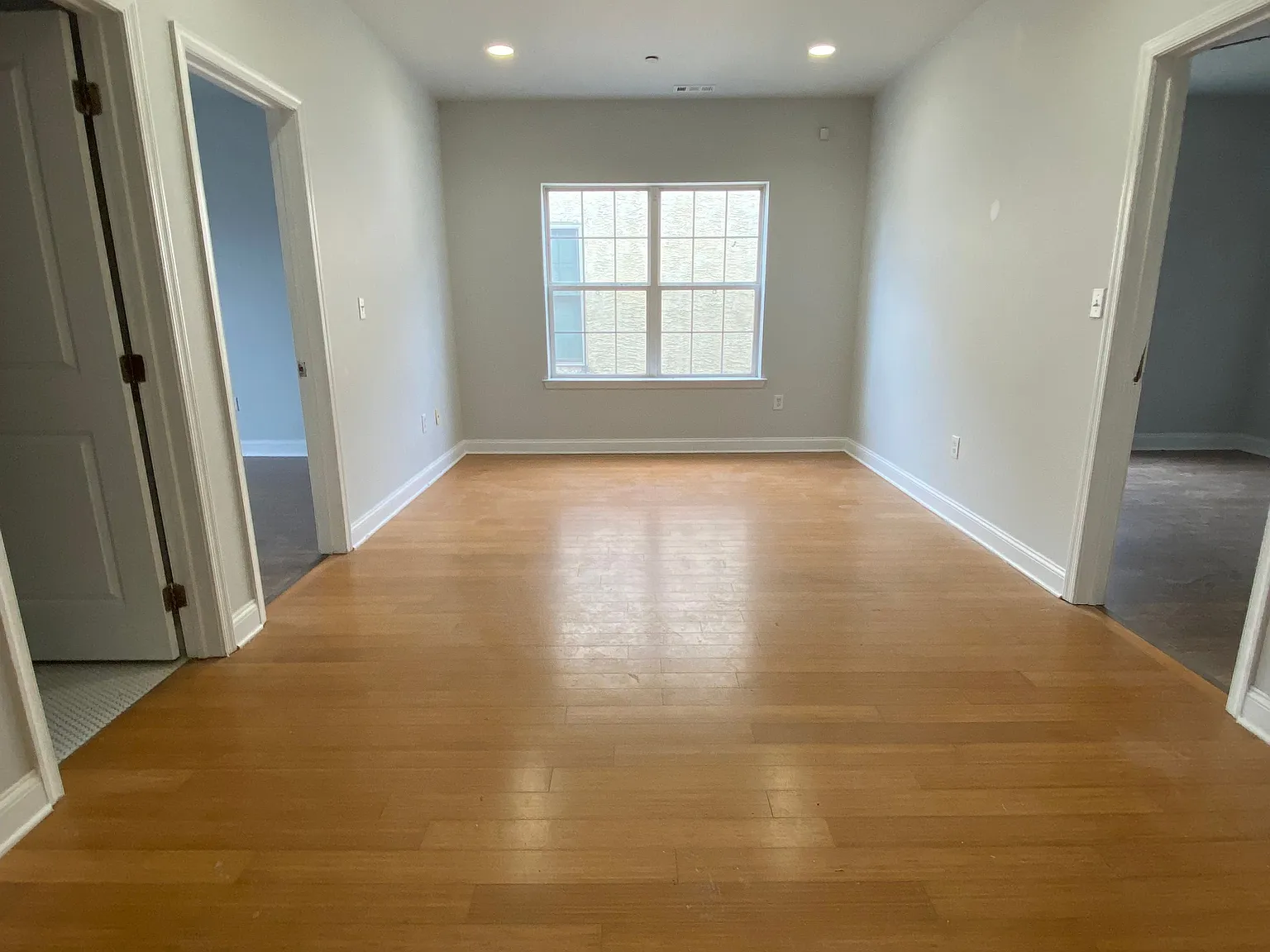 3 bed, $1,800 — Photo 2