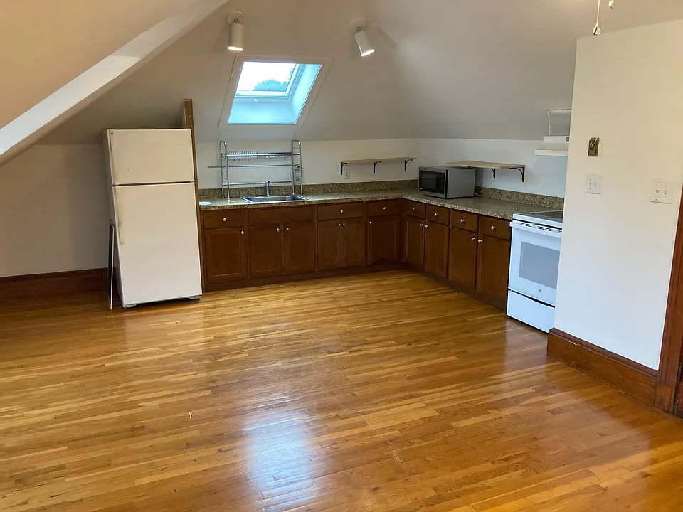 67 Benton Rd #3
