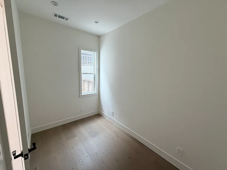 3774 Mission St — Photo 10