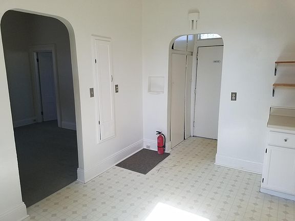 4th image of 2752 Folsom St #B